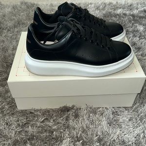 Alexander McQueen Leather sneakers